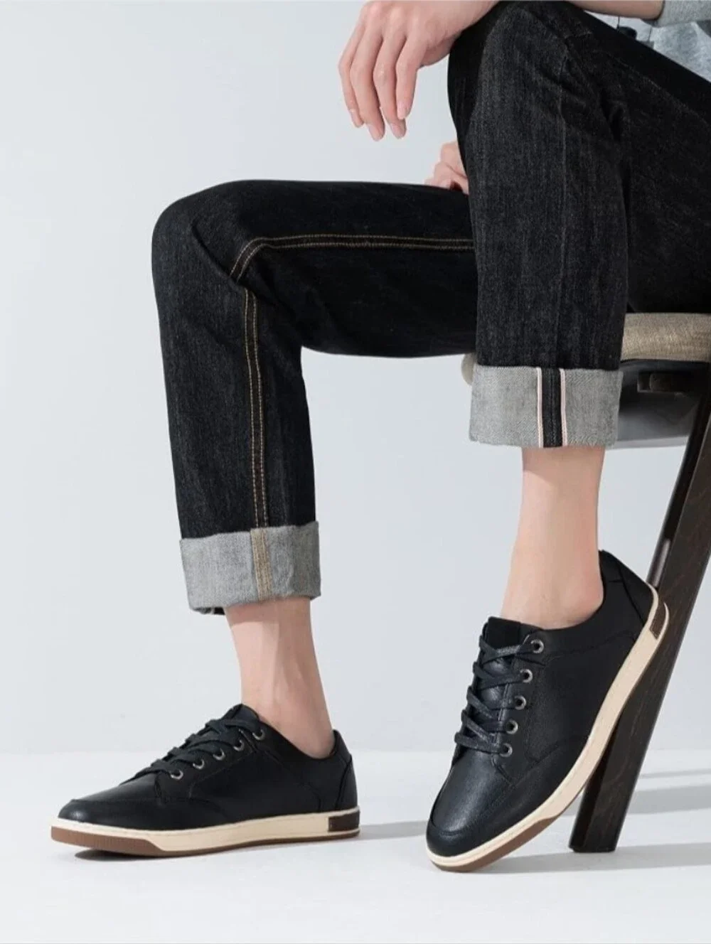 Men's Black Casual Lace-Up Sneakers